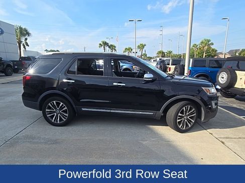Used 2017 Ford Explorer Platinum AWD/4WD image 2