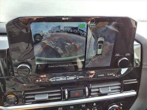 New 2025 Nissan Pathfinder Platinum w/ Cargo Package image 12