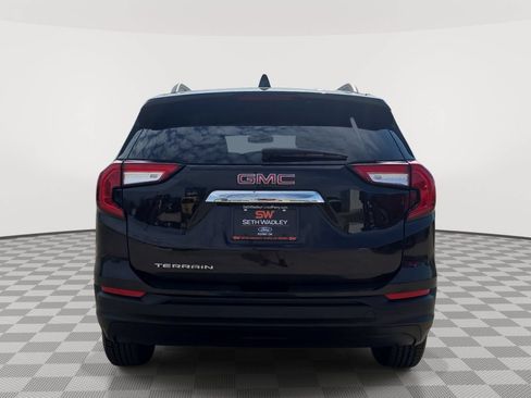 Used 2022 GMC Terrain SLE w/ Driver Convenience Package FWD image 6