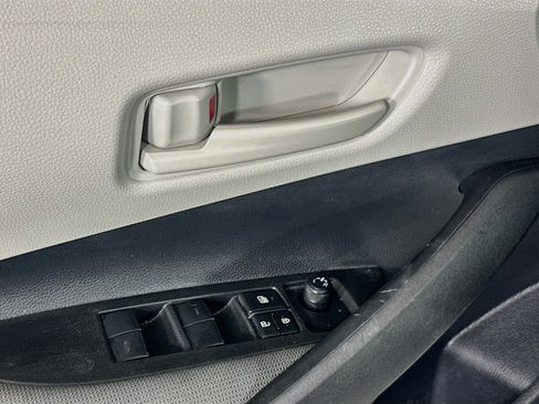 Used 2025 Toyota Corolla LE FWD image 15