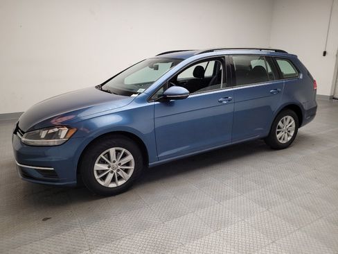 Used 2018 Volkswagen Golf S image 2