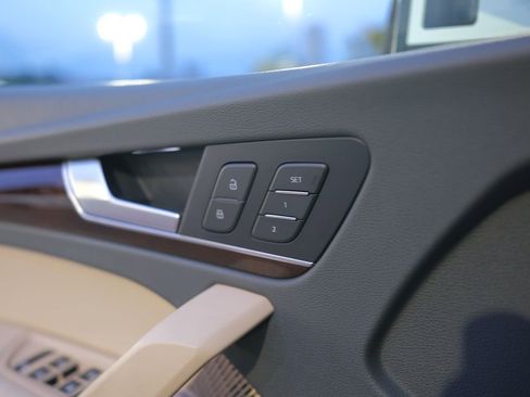 Used 2018 Audi Q5 2.0T Premium Plus w/ Premium Plus Package image 12