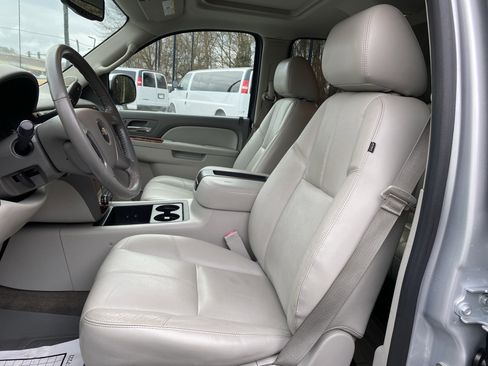 Used 2013 Chevrolet Avalanche LT w/ All-Star Edition image 16