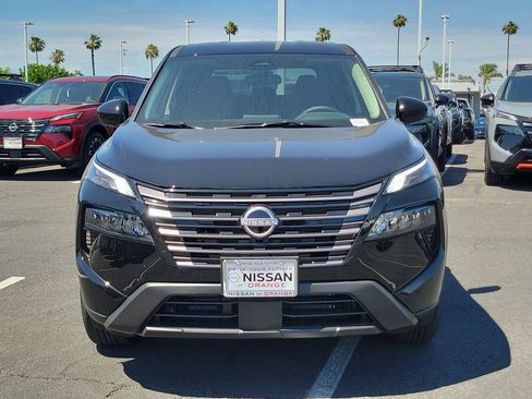 New 2026 Nissan Rogue SV FWD image 5