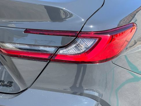 Used 2025 Toyota Camry XLE FWD image 33