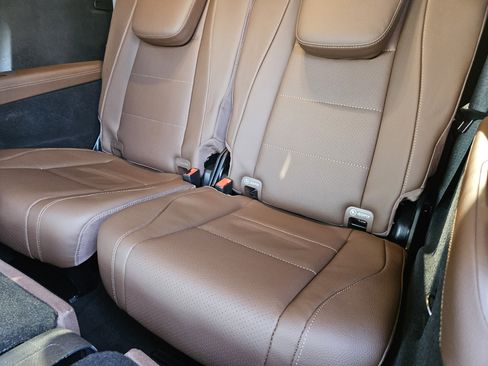 Certified 2025 Mercedes-Benz GLS 450 4MATIC image 31