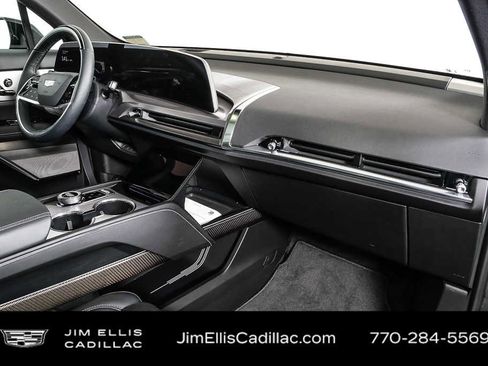 Certified 2026 Cadillac Vistiq Luxury AWD/4WD image 21