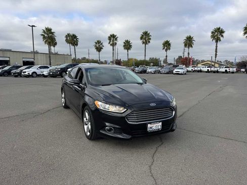 Used 2013 Ford Fusion SE image 3