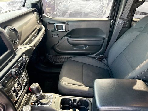 Used 2022 Jeep Wrangler Unlimited Willys image 25