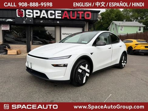 Used 2026 Tesla Model Y Long Range AWD/4WD image 1