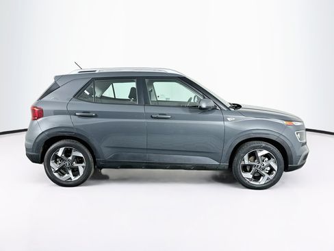 Used 2025 Hyundai Venue SEL FWD image 10