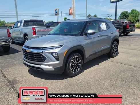 Used 2024 Chevrolet TrailBlazer LT FWD image 2