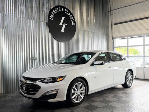 Used 2025 Chevrolet Malibu LT FWD image 1