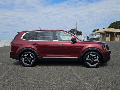 Used 2023 Kia Telluride S w/ S Sunroof Package image 8