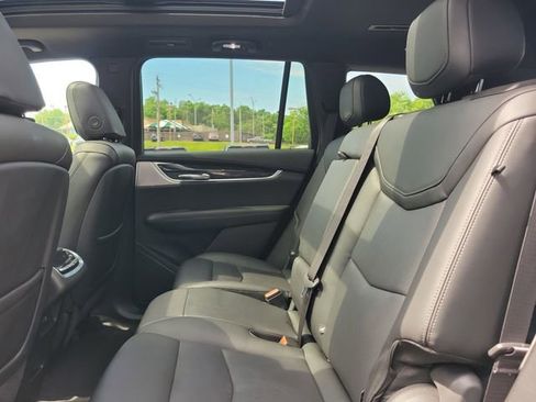 Used 2024 Cadillac XT6 Premium Luxury FWD image 10
