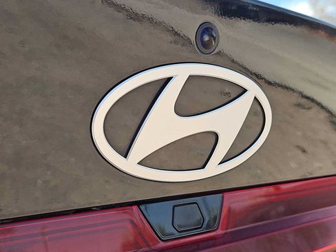 Certified 2024 Hyundai Elantra SEL FWD image 11