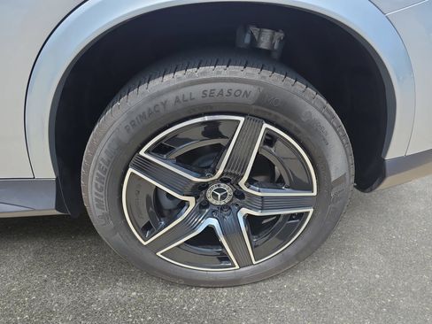 Used 2024 Mercedes-Benz GLC 300 4MATIC image 32