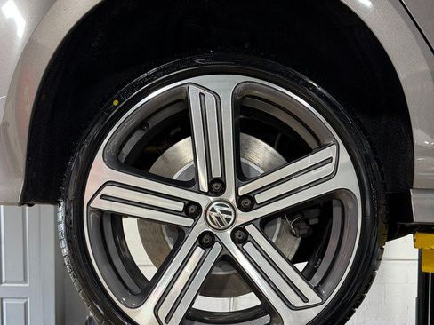 Used 2015 Volkswagen Golf R 4-Door AWD/4WD image 22