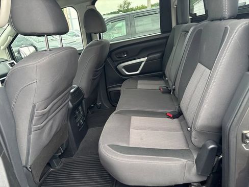 Used 2021 Nissan Titan SV w/ SV Convenience Package AWD/4WD image 9