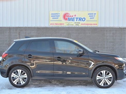 Used 2024 Mitsubishi Outlander Sport SE image 1