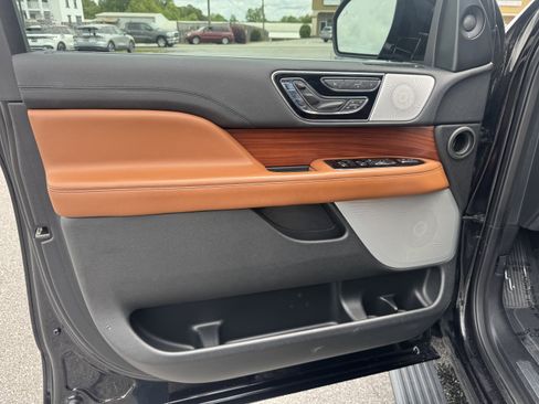 Used 2020 Lincoln Navigator Reserve w/ Luxury Package AWD/4WD image 6