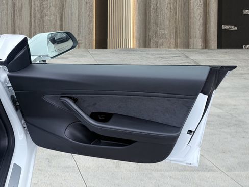 Used 2018 Tesla Model 3 Mid Range image 41