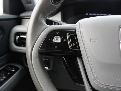 Used 2020 Lincoln Aviator Reserve w/ Elements Package Plus AWD/4WD image 11