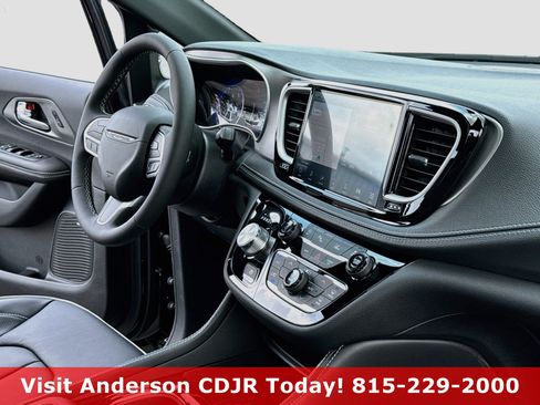 New 2027 Chrysler Pacifica Limited w/ Family Tech Group FWD image 5