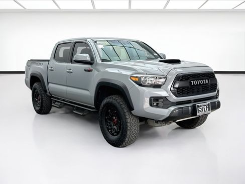 Used 2017 Toyota Tacoma TRD Pro AWD/4WD image 3