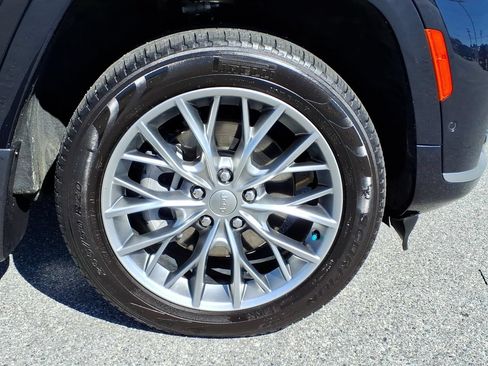 Used 2024 Jeep Grand Cherokee L Summit w/ Rear Seat Video Group I AWD/4WD image 29