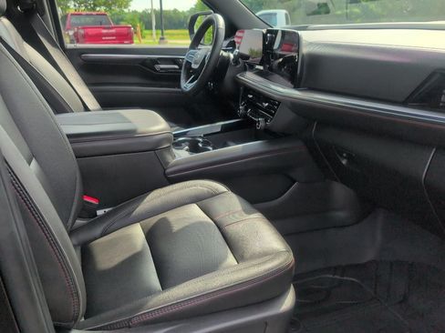 Used 2025 Chevrolet Tahoe RST w/ Comfort Package AWD/4WD image 16