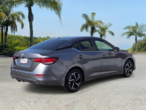 Used 2025 Nissan Sentra SV FWD image 4