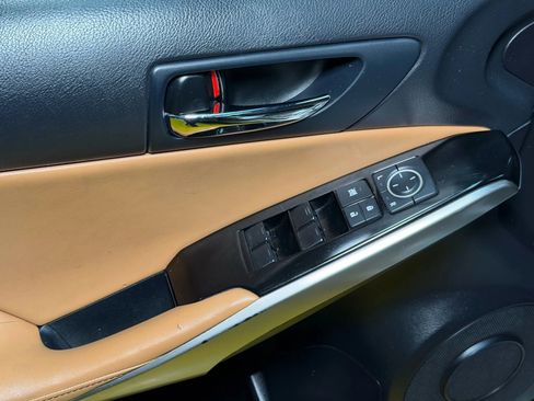 Used 2014 Lexus IS 250 image 32