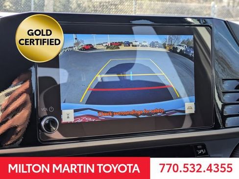 Used 2025 Toyota Camry SE image 21