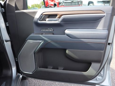 Used 2024 Chevrolet Silverado 1500 High Country w/ High Country Premium Package AWD/4WD image 26