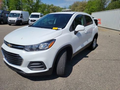 Used 2017 Chevrolet Trax LS AWD/4WD image 7