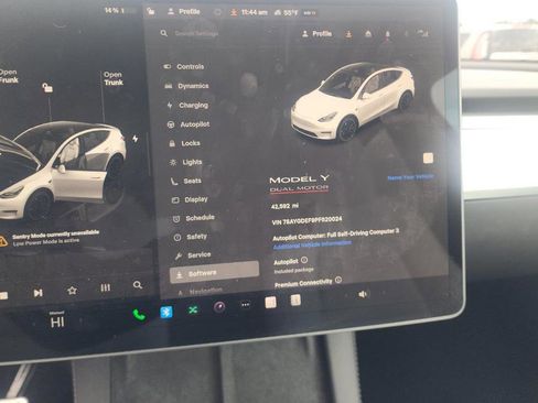 Used 2023 Tesla Model Y Performance image 7