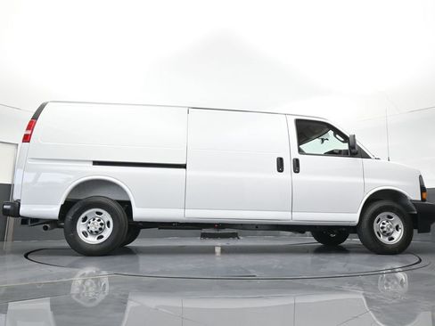 New 2026 Chevrolet Express 2500 Extended image 25