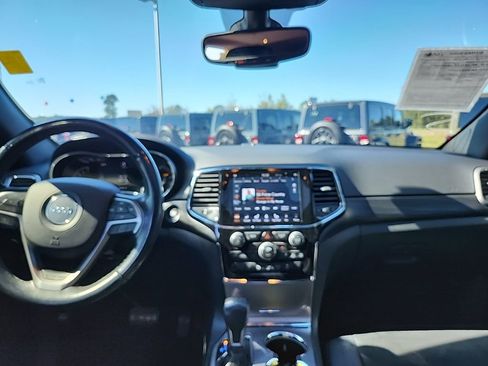Certified 2020 Jeep Grand Cherokee Altitude image 3