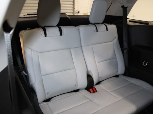 New 2026 Ford Explorer Platinum w/ LUX Leather Package image 32