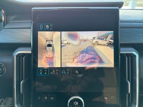 Used 2025 GMC Acadia Elevation image 23