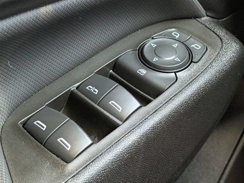 Used 2024 Chevrolet Equinox RS FWD image 23