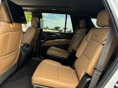 Used 2021 Cadillac Escalade Sport w/ Driver Assist Tech Package AWD/4WD image 27