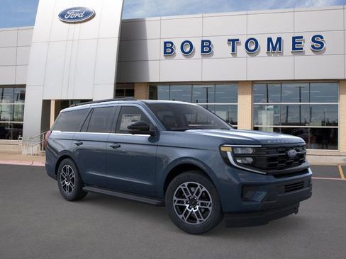 New 2025 Ford Expedition Active image 9