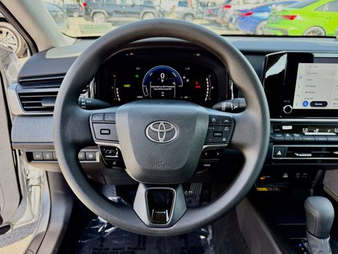 Used 2026 Toyota Camry LE FWD image 24