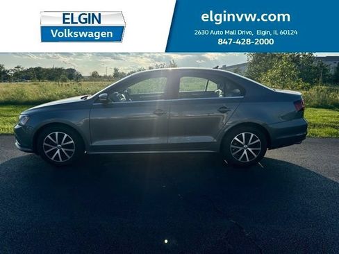 Used 2017 Volkswagen Jetta SE FWD image 1