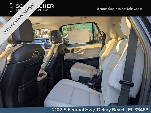 New 2026 Lincoln Navigator Premiere AWD/4WD image 13