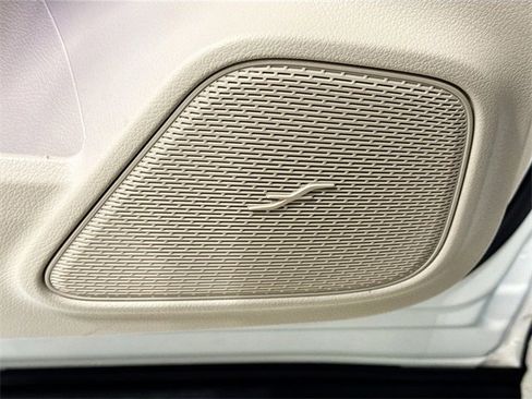 Certified 2025 Mercedes-Benz GLB 250 4MATIC image 19