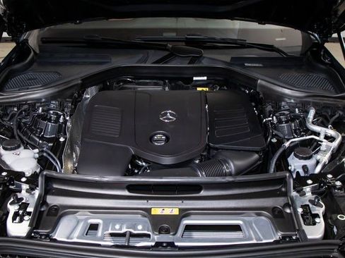 Used 2026 Mercedes-Benz GLC 300 4MATIC image 5