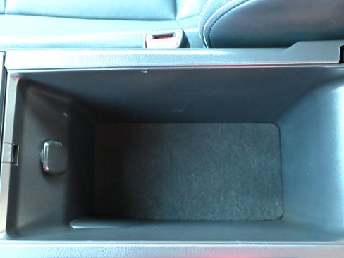 Used 2025 Toyota Camry SE AWD (Natl) image 30